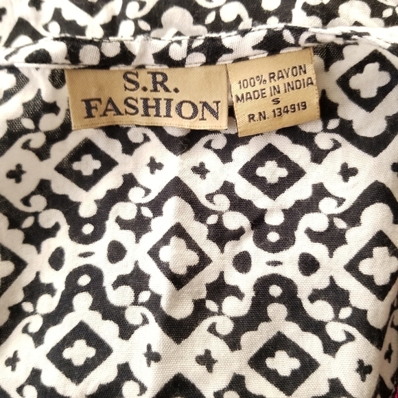 S.R. Fashion Geometric Pattern Short Sleeve Dress Size Small - Picture 6 of 6